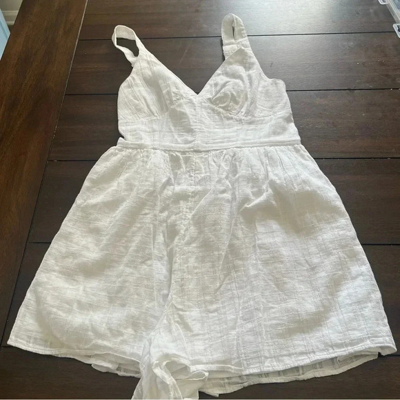 American Eagle Outfitters Pants - {American Eagle} White Romper